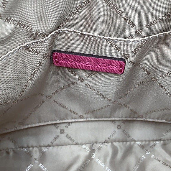 MICHAEL KORS
Jet Set Travel Medium Logo Dome Crossbody Bag ROSEWOOD MULTI COLOR - Picture 16 of 16